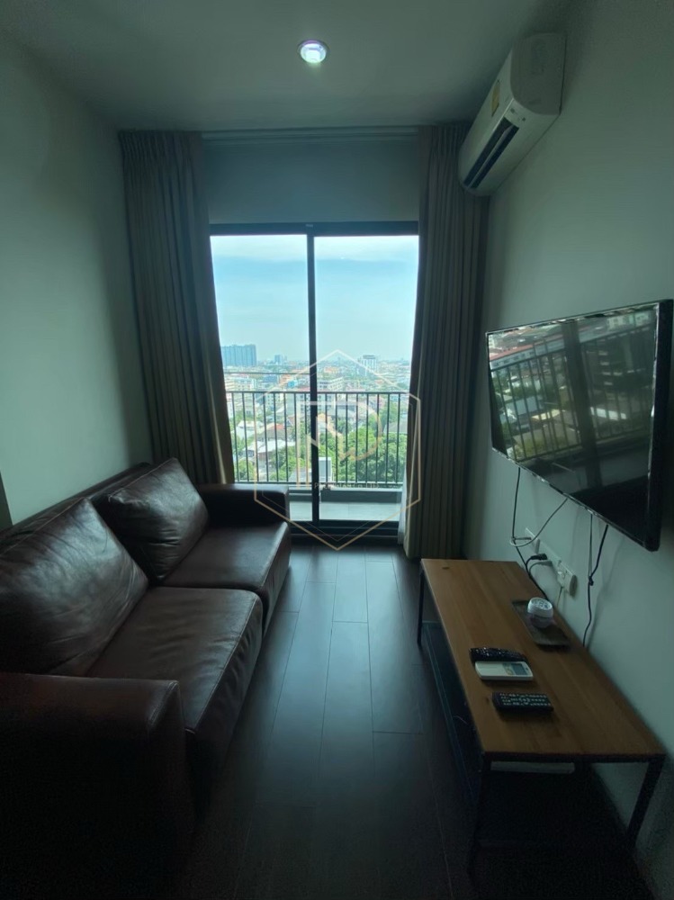 For RentCondoSukhumvit, Asoke, Thonglor : Property code #PN197 Room available for rent: C Ekkamai (C Ekkamai). If interested in negotiating the price, add Line @condo168 (with @ in front)