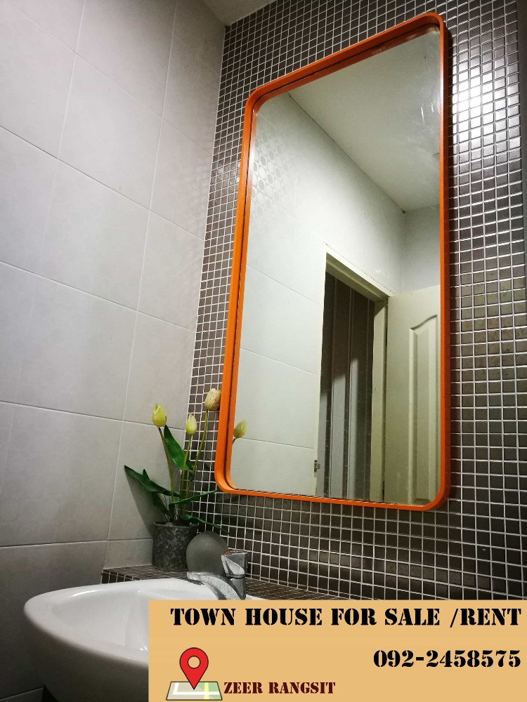 ให้เช่าทาวน์โฮมปทุมธานี รังสิต ธรรมศาสตร์ : ทาวน์เฮาส์ 3 ชั้น ให้เช่า หมู่บ้าน ภุมริน รังสิต ติดเซียร์ 