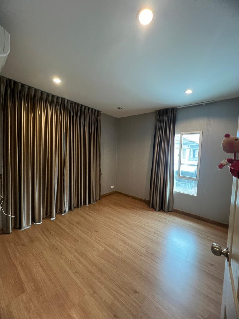 ขายบ้านพัฒนาการ ศรีนครินทร์ : ขายบ้าน ภัสสร  House for sale 8.89M -House พัฒนาการ 38 - 3 bed 2 bath 2 car park 121 sqm 35 sqwค่าโอน คนละครึ่ง  Please Call / line/WhatsApp  0938563451 K.noey