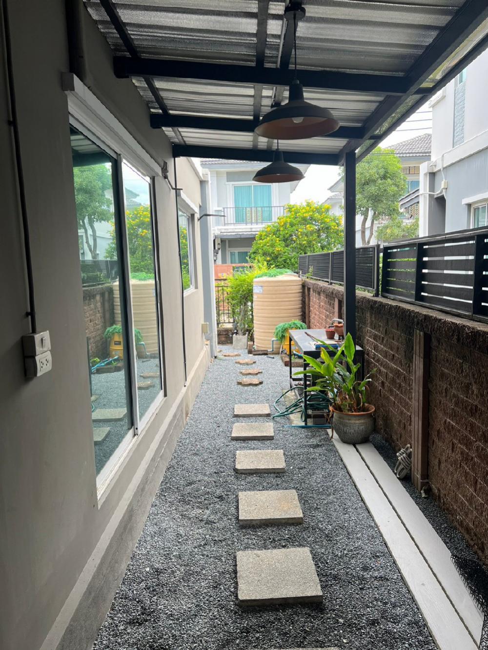 ขายบ้านพัฒนาการ ศรีนครินทร์ : ขายบ้าน ภัสสร  House for sale 8.89M -House พัฒนาการ 38 - 3 bed 2 bath 2 car park 121 sqm 35 sqwค่าโอน คนละครึ่ง  Please Call / line/WhatsApp  0938563451 K.noey