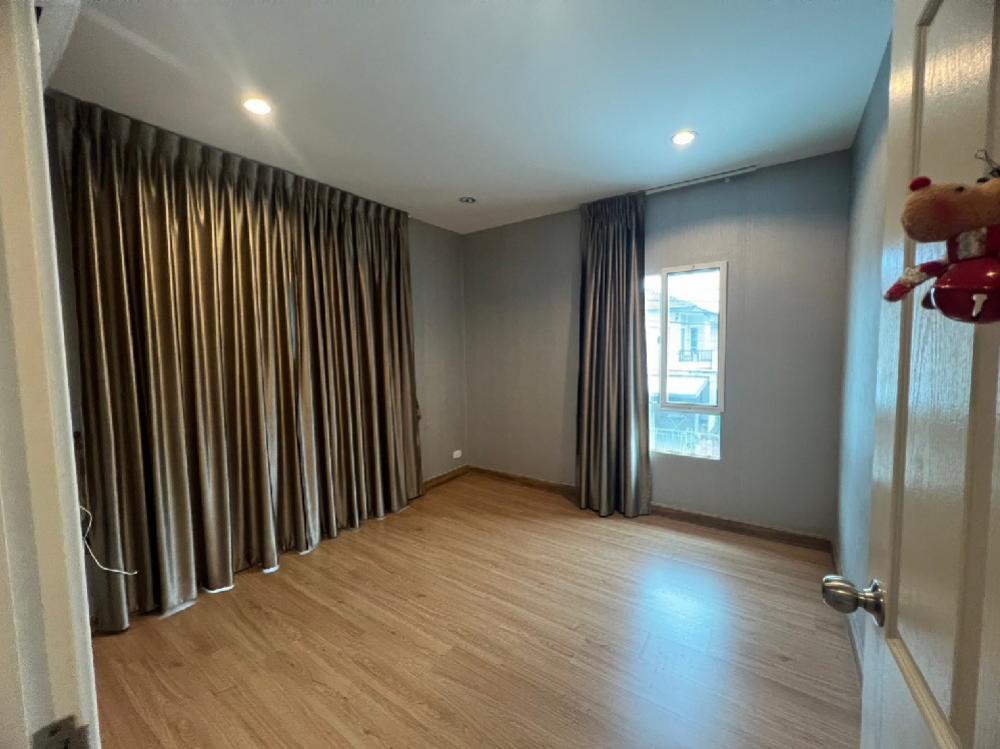 ขายบ้านพัฒนาการ ศรีนครินทร์ : ขายบ้าน ภัสสร  House for sale 8.89M -House พัฒนาการ 38 - 3 bed 2 bath 2 car park 121 sqm 35 sqwค่าโอน คนละครึ่ง  Please Call / line/WhatsApp  0938563451 K.noey