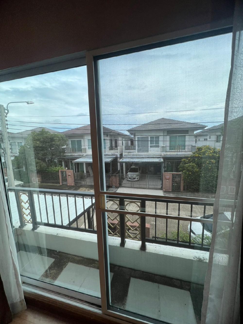 ขายบ้านพัฒนาการ ศรีนครินทร์ : ขายบ้าน ภัสสร  House for sale 8.89M -House พัฒนาการ 38 - 3 bed 2 bath 2 car park 121 sqm 35 sqwค่าโอน คนละครึ่ง  Please Call / line/WhatsApp  0938563451 K.noey