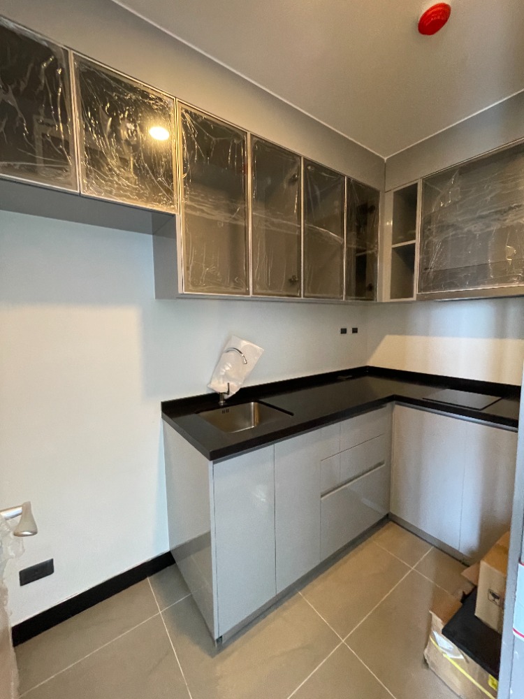 For SaleCondoRama3 (Riverside),Satupadit : Condo for sale, Sapphire Luxurious Condo Sathorn-Rama 3, 8th floor, usable area 54.00 sq m, 2 bedrooms, 2 bathrooms, Chao Phraya River view. Close to Bhumibol Bridge (Industrial Ring Road) and Si Rat Expressway. Location that is easily connected to the ci