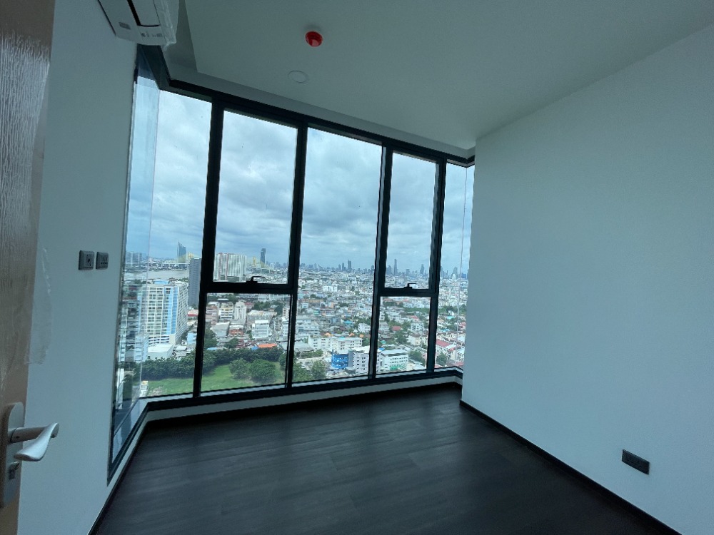 For SaleCondoRama3 (Riverside),Satupadit : Condo for sale, Sapphire Luxurious Condo Sathorn-Rama 3, 8th floor, usable area 54.00 sq m, 2 bedrooms, 2 bathrooms, Chao Phraya River view. Close to Bhumibol Bridge (Industrial Ring Road) and Si Rat Expressway. Location that is easily connected to the ci