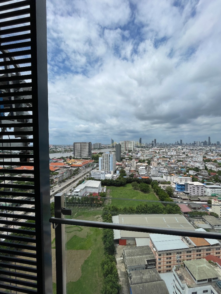 For SaleCondoRama3 (Riverside),Satupadit : Condo for sale, Sapphire Luxurious Condo Sathorn-Rama 3, 8th floor, usable area 54.00 sq m, 2 bedrooms, 2 bathrooms, Chao Phraya River view. Close to Bhumibol Bridge (Industrial Ring Road) and Si Rat Expressway. Location that is easily connected to the ci