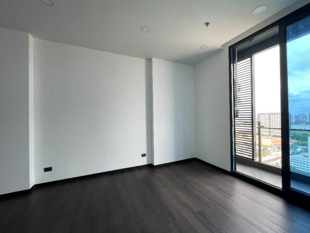 For SaleCondoRama3 (Riverside),Satupadit : Condo for sale, Sapphire Luxurious Condo Sathorn-Rama 3, 8th floor, usable area 54.00 sq m, 2 bedrooms, 2 bathrooms, Chao Phraya River view. Close to Bhumibol Bridge (Industrial Ring Road) and Si Rat Expressway. Location that is easily connected to the ci