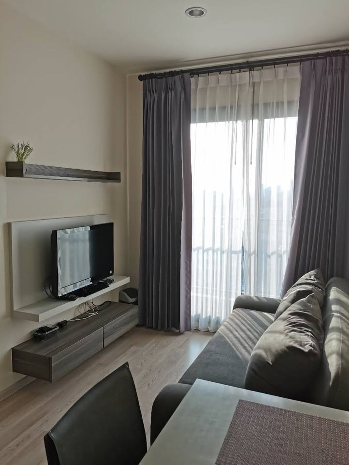 For RentCondoRatchadapisek, Huaikwang, Suttisan : Centric Ratchada - Huai Khwang Special price, ready to move in, great location near MRT Huai Khwang (No.251016)