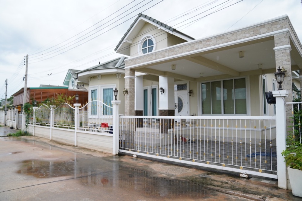 For SaleHouseRatchaburi : 3 years age home in Ratchaburi, good location near BigC