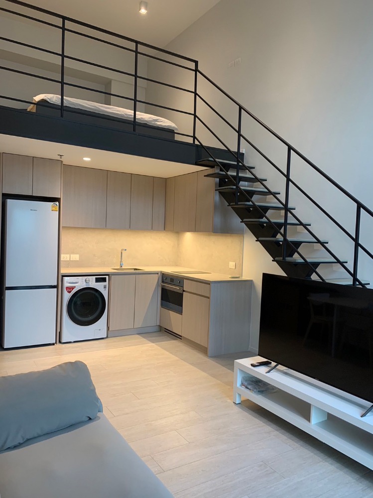 ให้เช่าคอนโดสีลม ศาลาแดง บางรัก : 📌For RENT เช่า | The Lofts Silom - 1BR Lofts - Hybrid (47 sqm) 35,000 THB