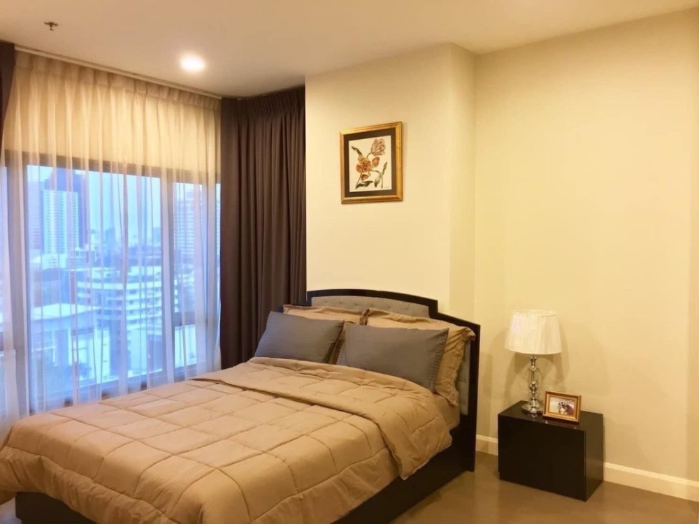 For RentCondoSukhumvit, Asoke, Thonglor : ★ The Crest Sukhumvit 34★ 78 sqm., (2 bedroom), ★Only 50 m. to BTS Thonglor ★Close to Emporium and Emquartier,★Many facilities★ Complete electrical appliances★