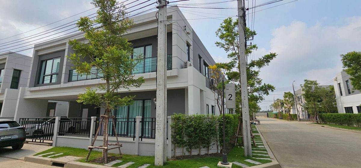 For RentHouseBangna, Bearing, Lasalle : Available 5 September 2025
For rent Centro Bangna, 4 bedrooms, near Mega Bangna.