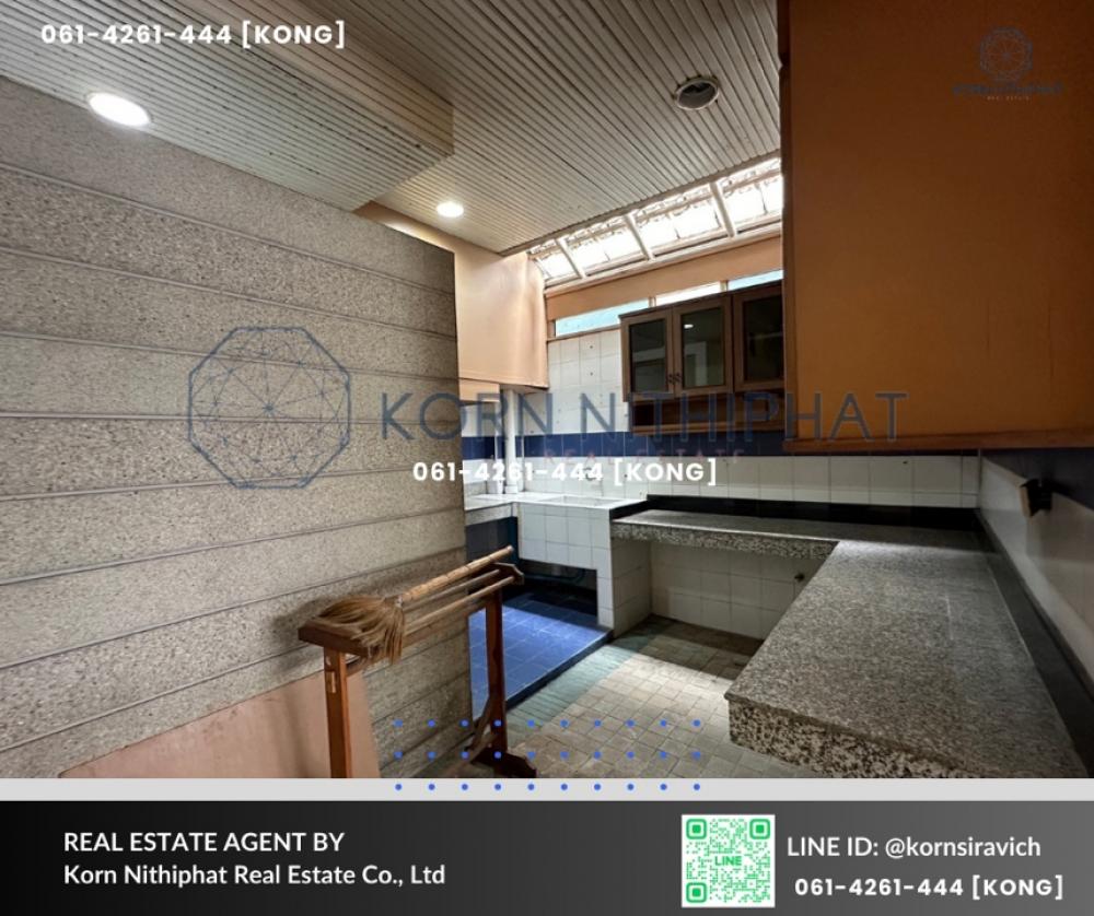 For RentShop HouseSukhumvit, Asoke, Thonglor : Renting a commercial building (behind the corner) Soi Thonglor - Ekkamai, 3 parking spaces, 6-9 rooms, suitable for spa /onsen /massage shop /wellness /airbnb /bar /cannabis