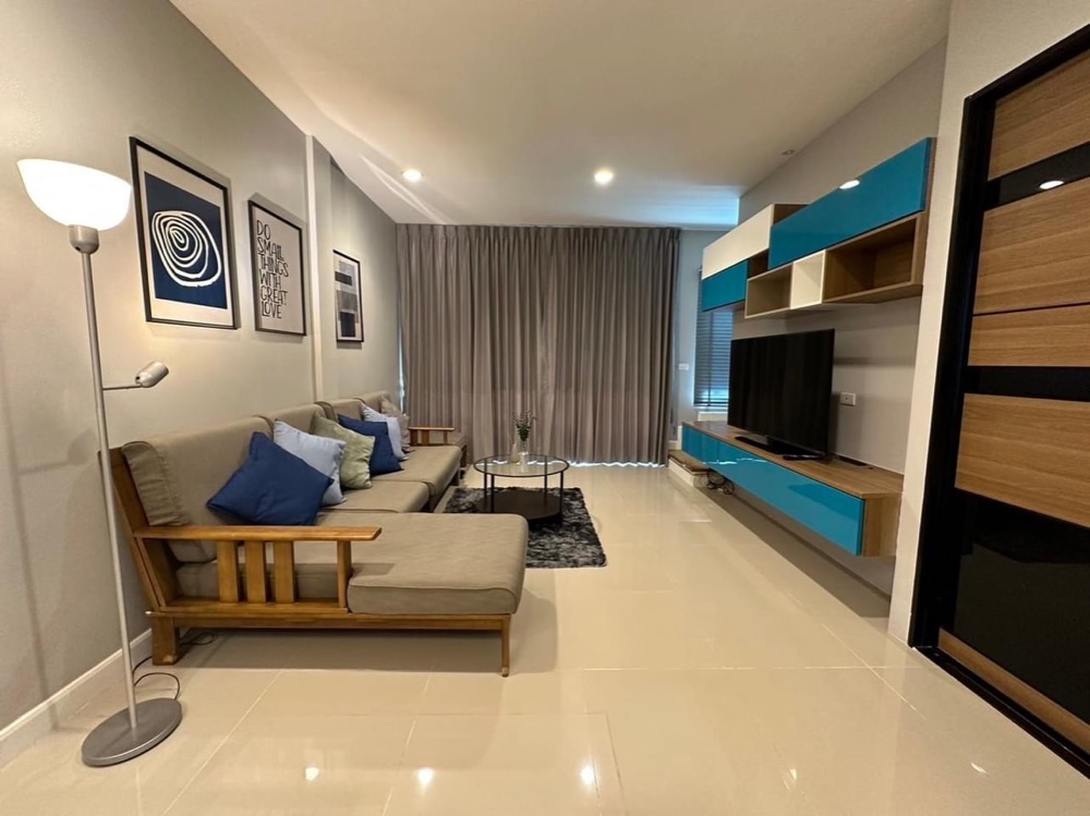 For SaleTownhomeThaphra, Talat Phlu, Wutthakat : 🔥For sale with tenant , contract til October 24, newly renovated house near CBD area sathorn, near BTS Wutthakat, Macro Kallaprapruek, The Mall Thapra