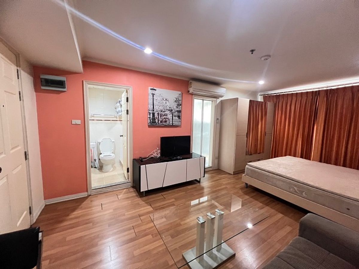 For RentCondoPinklao, Charansanitwong : Condo for rent, Lumpini Place-Pinklao, 30 sq m., 20th floor, complete + laundry, 8500/month. Happy to give advice. Call 0946245941.