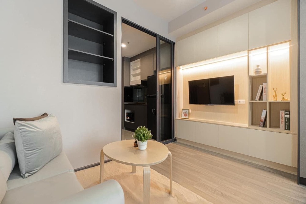 ให้เช่าคอนโดสยาม จุฬา สามย่าน : 28 ตรม. ชั้น24★เดินไปเรียนสวรรค์ของน้องๆ ใกล้ม.จุฬาสุดๆ★ ตึกใหม่ นิสิตอยู่เกือบทั้งตึก MRTสามย่าน บัญชีจุฬา นิติจุฬา นิเทศจุฬา Samyan 270m. to MRTsamyan ideo q chula