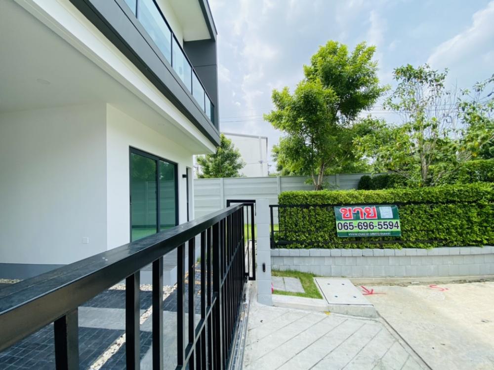 For SaleHouseLadkrabang, Suwannaphum Airport : #Urgent sale, luxury single house, private garden corner 