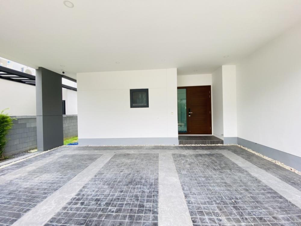 For SaleHouseLadkrabang, Suwannaphum Airport : #Urgent sale, luxury single house, private garden corner 