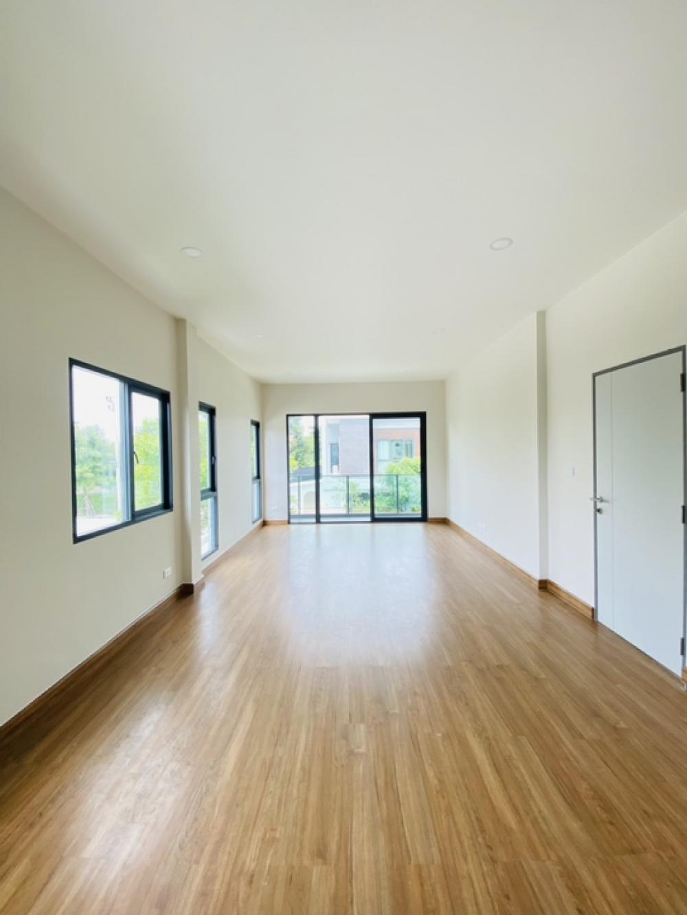 For SaleHouseLadkrabang, Suwannaphum Airport : #Urgent sale, luxury single house, private garden corner 