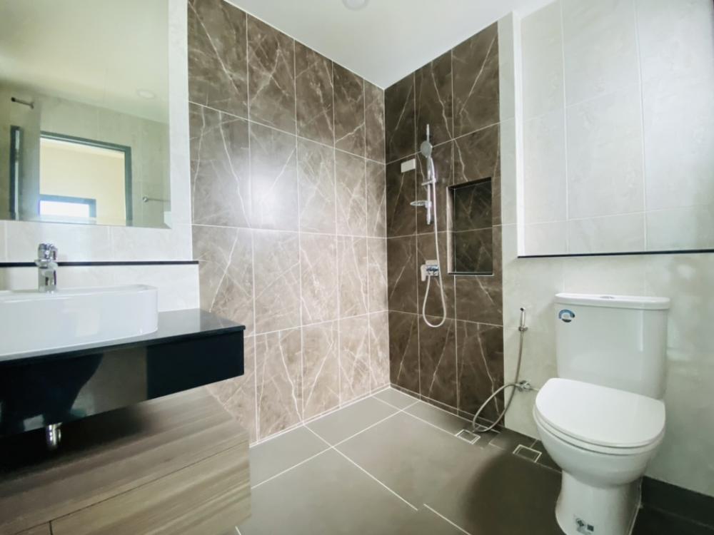 For SaleHouseLadkrabang, Suwannaphum Airport : #Urgent sale, luxury single house, private garden corner 