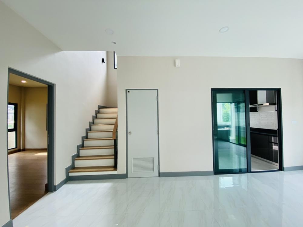 For SaleHouseLadkrabang, Suwannaphum Airport : #Urgent sale, luxury single house, private garden corner 