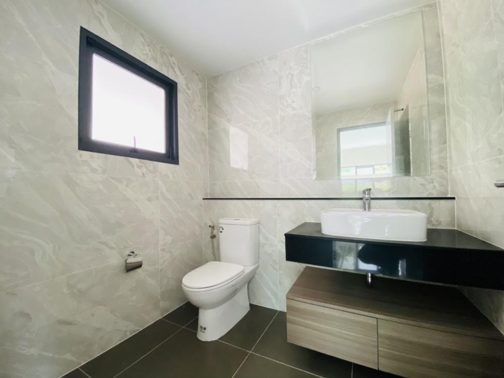 For SaleHouseLadkrabang, Suwannaphum Airport : #Urgent sale, luxury single house, private garden corner 