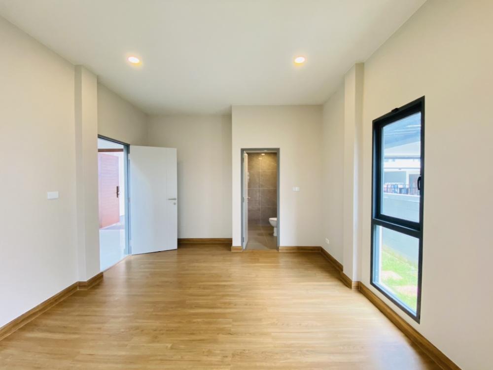 For SaleHouseLadkrabang, Suwannaphum Airport : #Urgent sale, luxury single house, private garden corner 