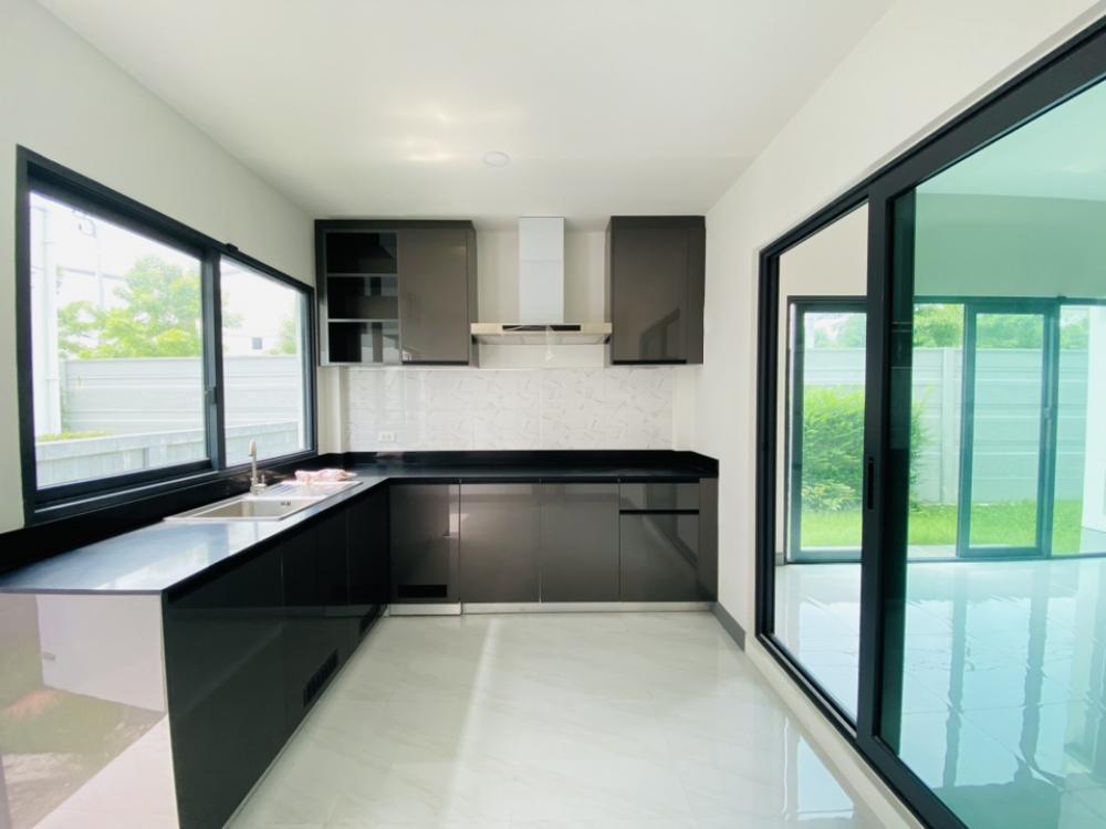 For SaleHouseLadkrabang, Suwannaphum Airport : #Urgent sale, luxury single house, private garden corner 