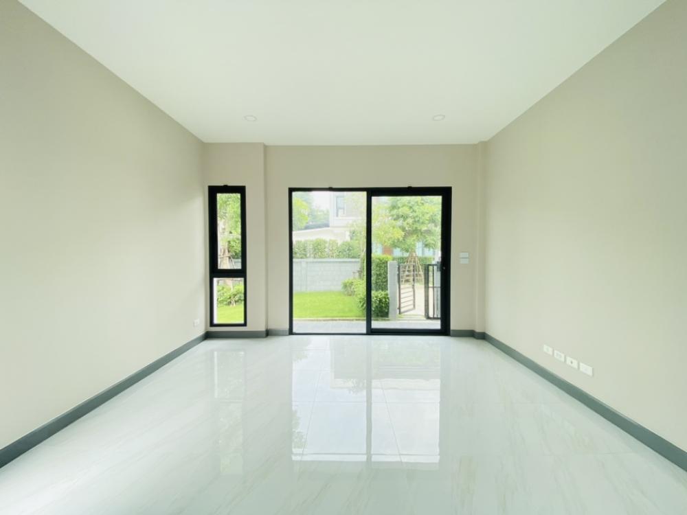 For SaleHouseLadkrabang, Suwannaphum Airport : #Urgent sale, luxury single house, private garden corner 