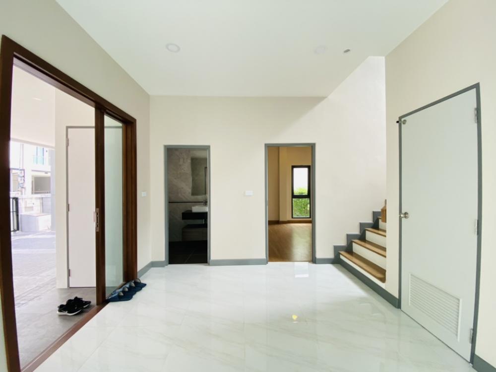 For SaleHouseLadkrabang, Suwannaphum Airport : #Urgent sale, luxury single house, private garden corner 