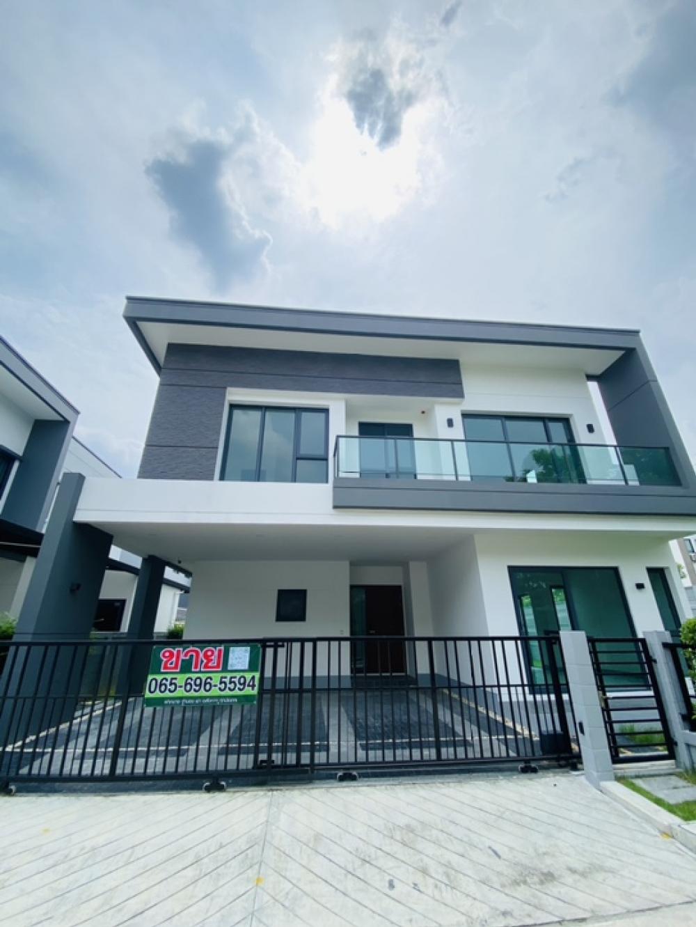 For SaleHouseLadkrabang, Suwannaphum Airport : #Urgent sale, luxury single house, private garden corner 