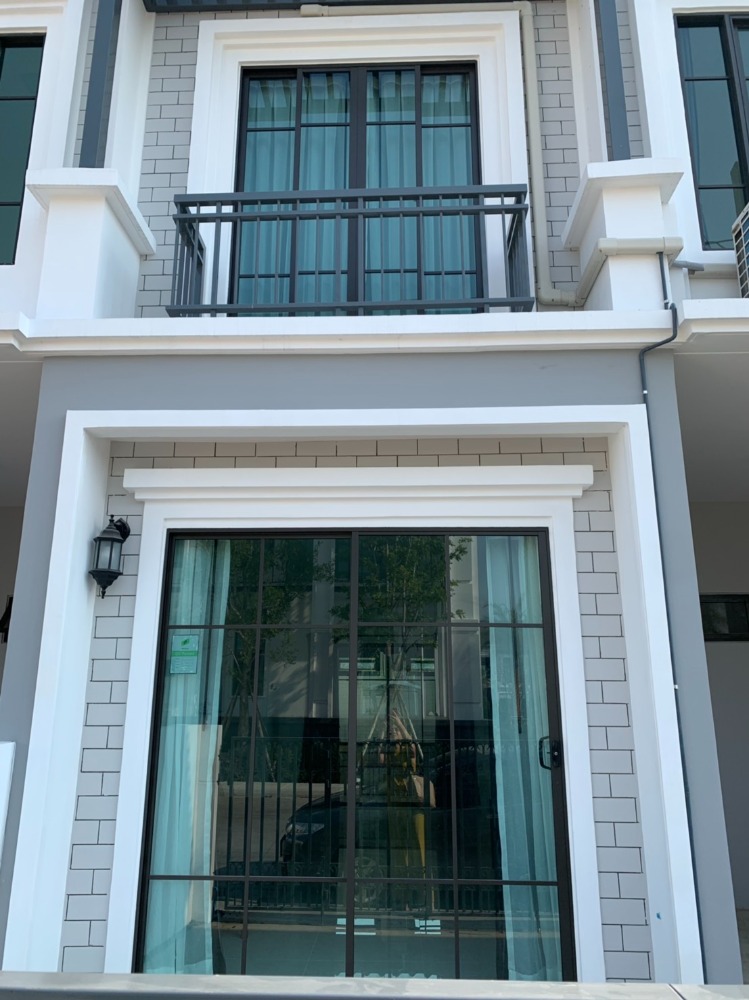 For RentTownhomeNawamin, Ramindra : Townhouse  for rent  look brand new   with  fully furnished   in  Soi Ramintra 5 near BTS Sai Yud