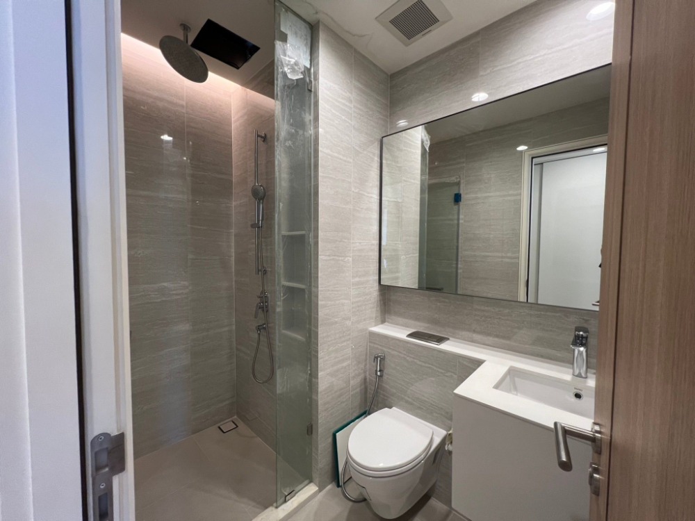 For SaleCondoSathorn, Narathiwat : Last Unit!! Tel/Line 096-2479369, HOT DEAL FREE COMMON FEE 1 YEAR, !! FOR SELL ANIL12 / 1 BEDROOM 1 BATHROOM 46 SQ.M. HIGHT FLOOR RARE ITEM