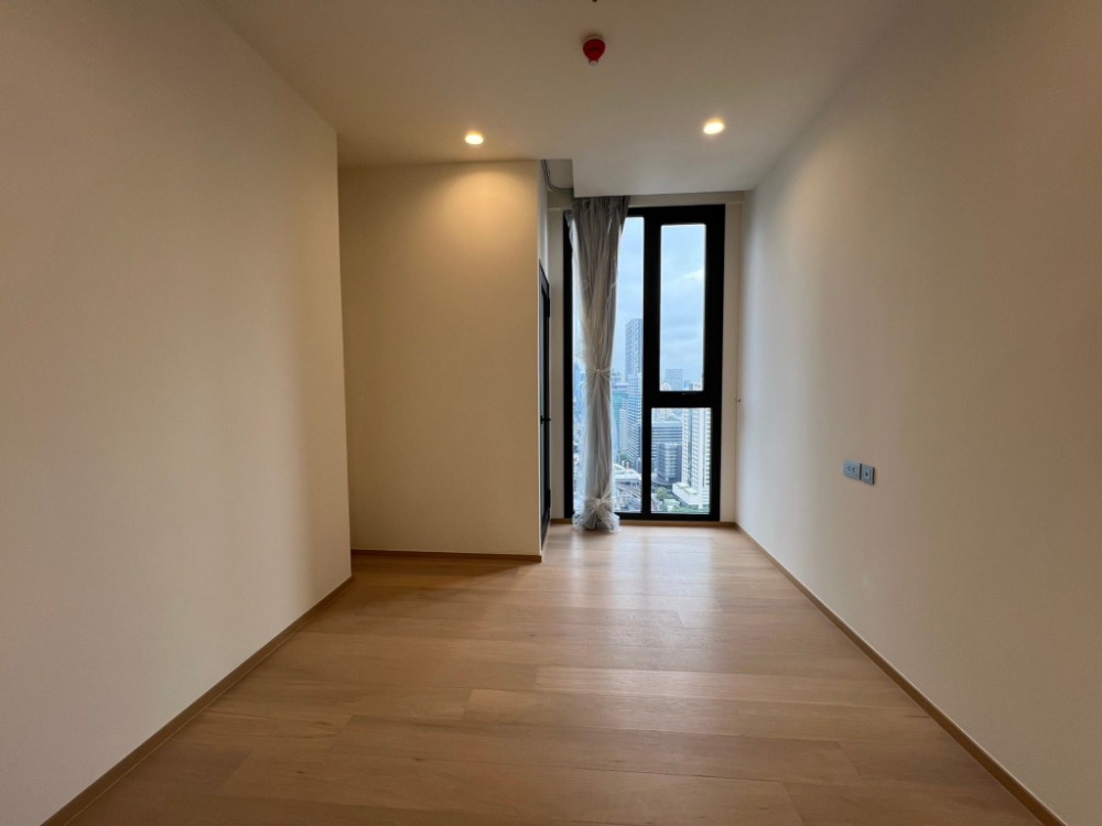 For SaleCondoSathorn, Narathiwat : Last Unit!! Tel/Line 096-2479369, HOT DEAL FREE COMMON FEE 1 YEAR, !! FOR SELL ANIL12 / 1 BEDROOM 1 BATHROOM 46 SQ.M. HIGHT FLOOR RARE ITEM