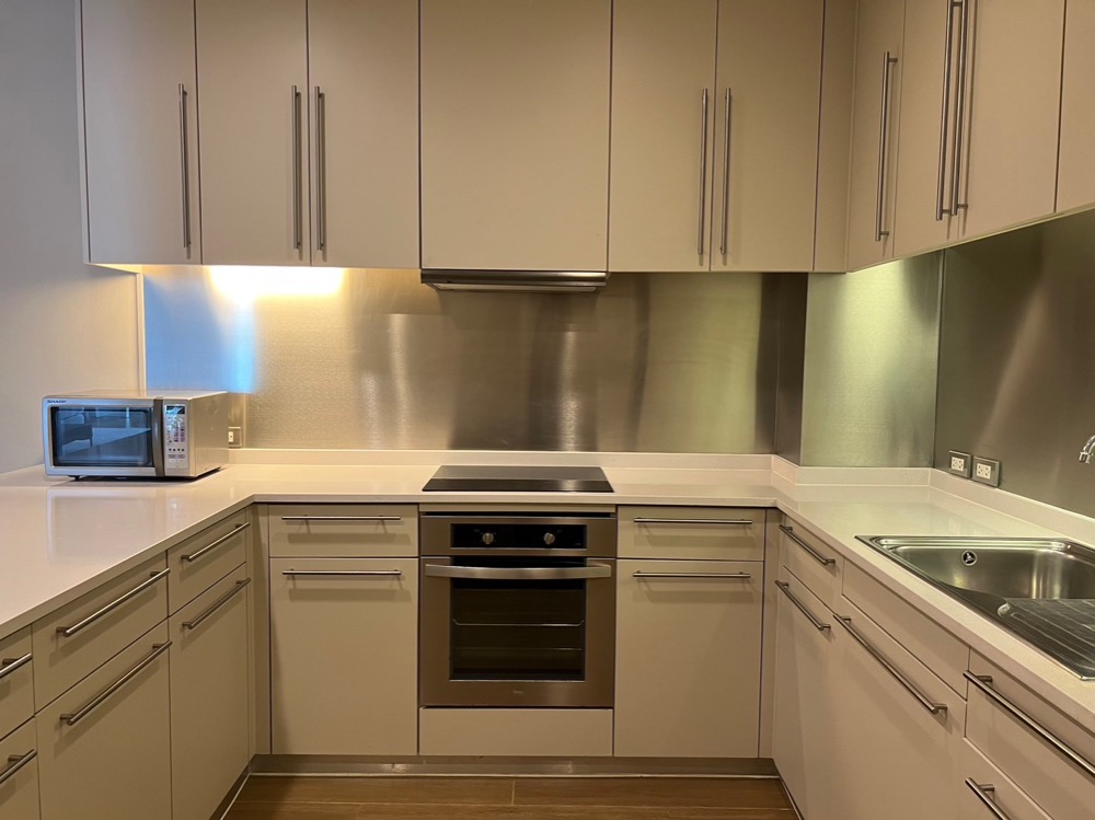 ให้เช่าคอนโดสาทร นราธิวาส : ✨ ให้เช่า Chatrium 2 bedrooms , big size unit, by the river near Shrewsbury international school , with many special offers