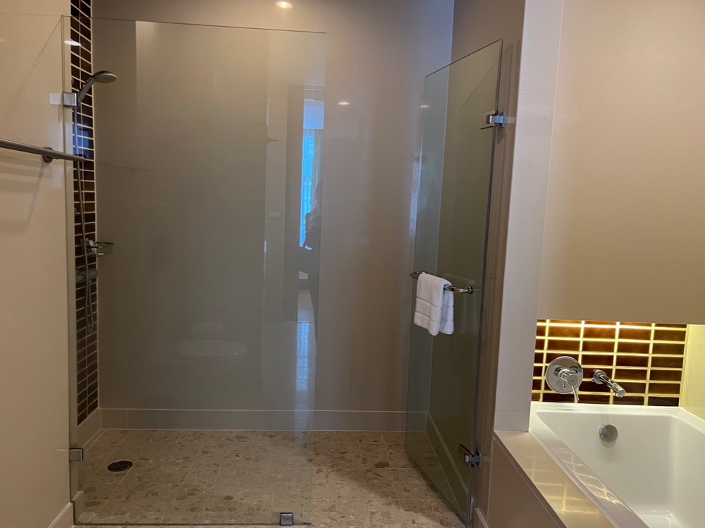 ให้เช่าคอนโดสาทร นราธิวาส : ✨ ให้เช่า Chatrium 2 bedrooms , big size unit, by the river near Shrewsbury international school , with many special offers