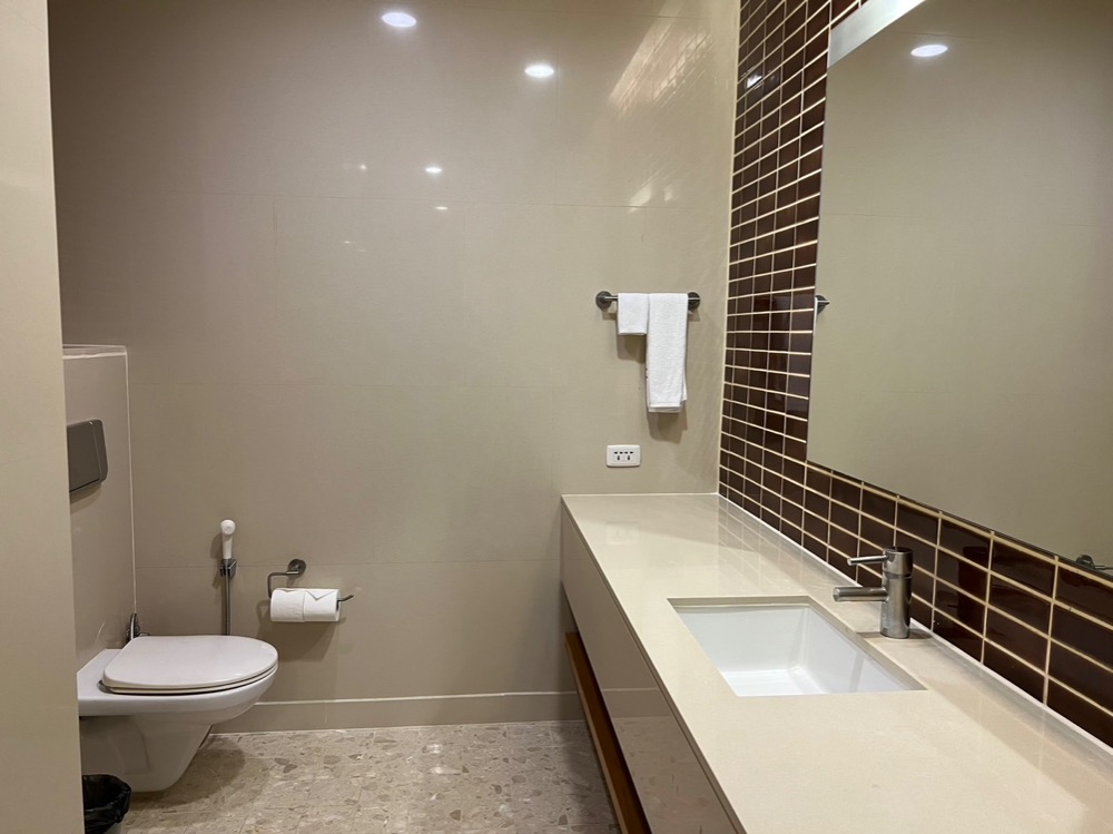 ให้เช่าคอนโดสาทร นราธิวาส : ✨ ให้เช่า Chatrium 2 bedrooms , big size unit, by the river near Shrewsbury international school , with many special offers