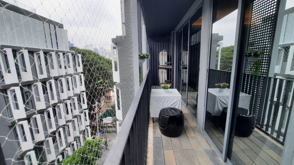 ขายคอนโดสุขุมวิท อโศก ทองหล่อ : คอนโด ไซมิส จอยญ่า สุขุมวิท 31 ชั้น6 
วิวสระ 2นอน ทำเลใจกลางเมืองย่านอโศก ห้องพร้อมเข้าอยู่ 