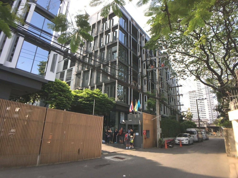 ขายคอนโดสุขุมวิท อโศก ทองหล่อ : คอนโด ไซมิส จอยญ่า สุขุมวิท 31 ชั้น6 
วิวสระ 2นอน ทำเลใจกลางเมืองย่านอโศก ห้องพร้อมเข้าอยู่ 