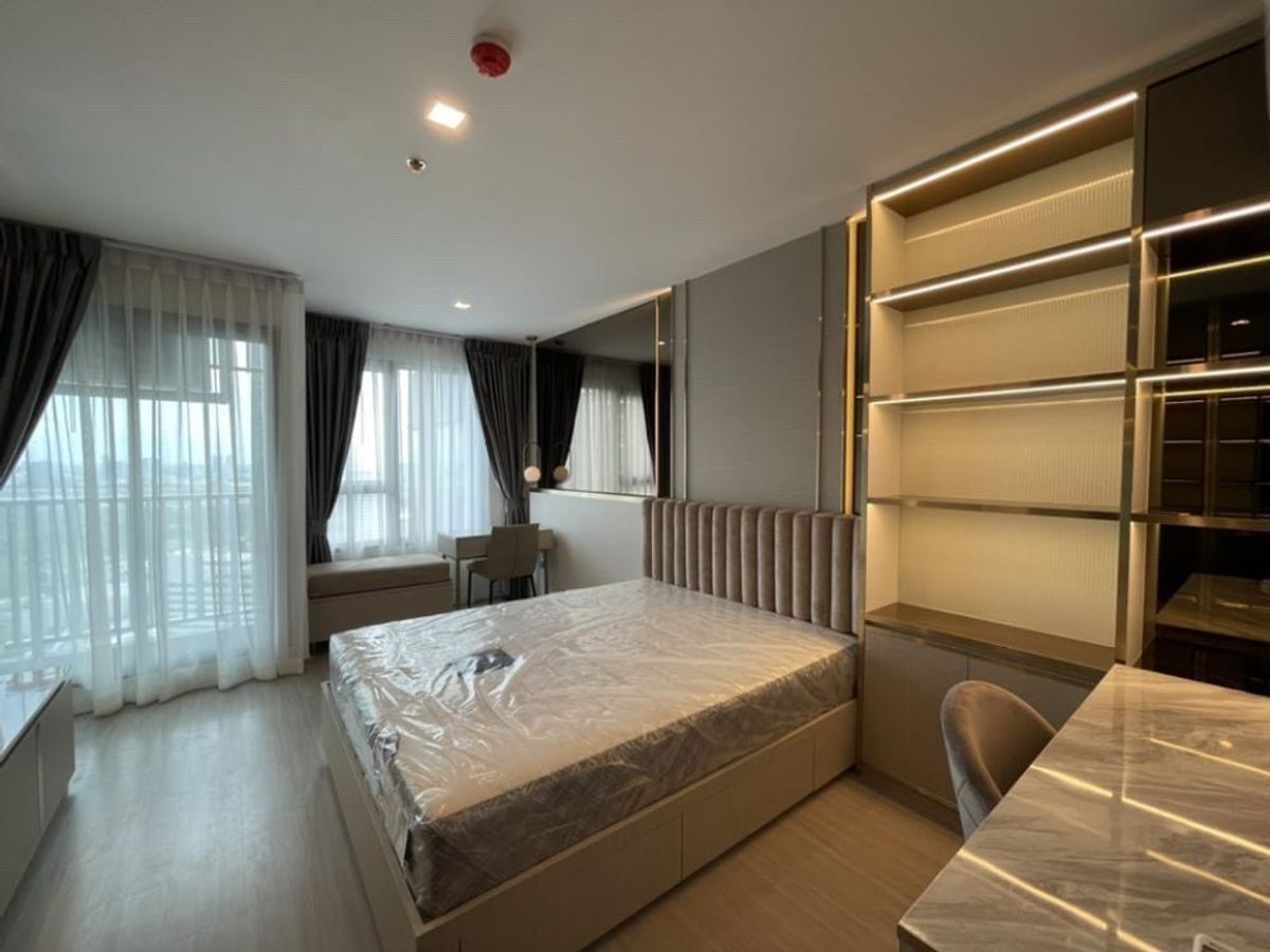 ให้เช่าคอนโดลาดพร้าว เซ็นทรัลลาดพร้าว : 28 ตร.ม ชั้น37  (studio) บรรยากาศดีมาก ร่มรื่น เหมาะกับวิถีชีวิตคนเมืองมากๆ เดินทางสะดวก @ไลฟ์ ลาดพร้าว