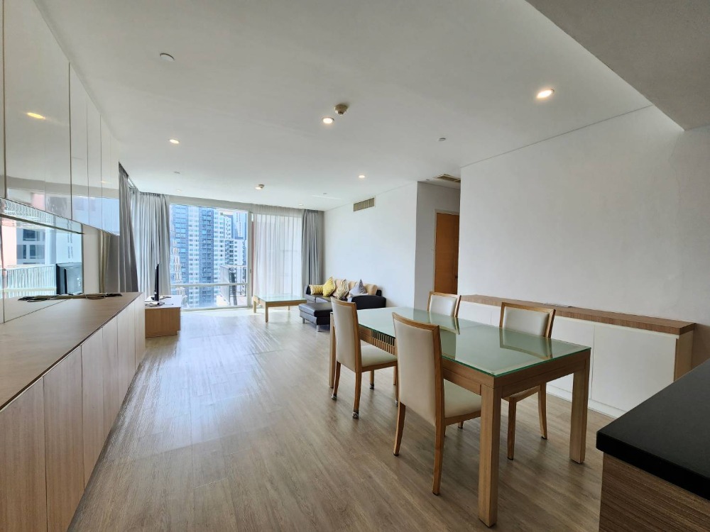 ขายคอนโดสุขุมวิท อโศก ทองหล่อ : Hot Deal (19.95 MB) from 22.4 MB Negotiable (3 bed 132 Sqm) - SELL @BTS Thonglor - High Floor, Nice View