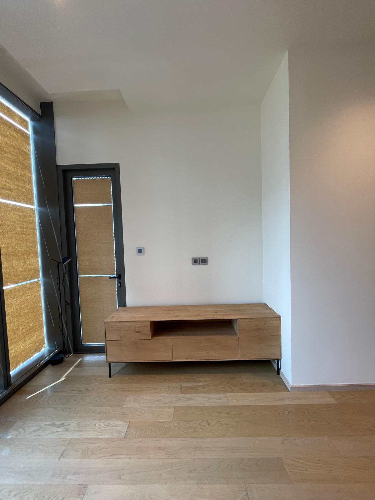 ขายคอนโดสุขุมวิท อโศก ทองหล่อ : [RARE UNIT] The Strand Thonglor – นิยามใหม่ของความหรูหราที่เงียบสงบ | 2 นอน ชั้นสูง (22) | เพียง 30 ม. จาก BTS ทองหล่อ