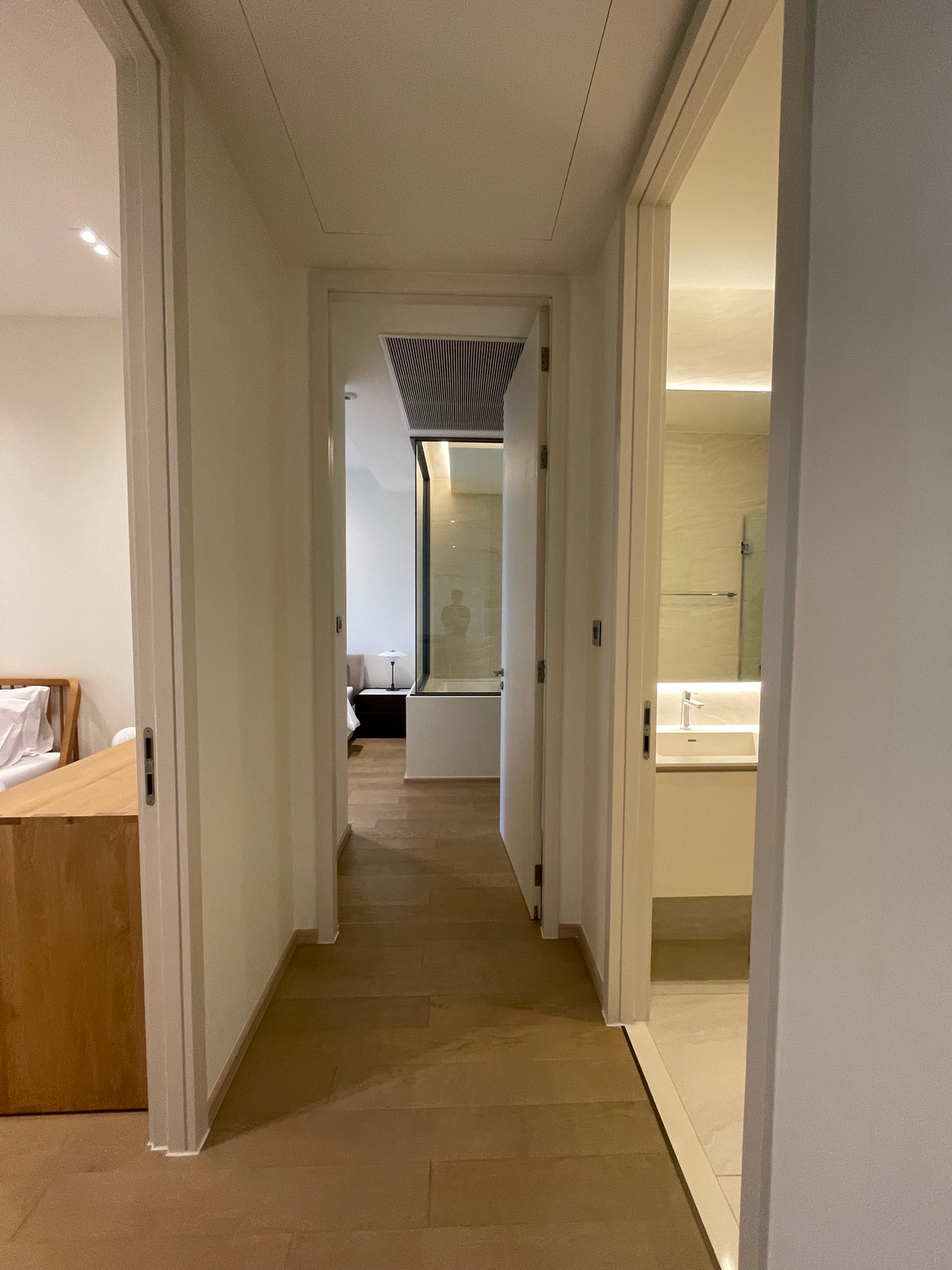 ขายคอนโดสุขุมวิท อโศก ทองหล่อ : [RARE UNIT] The Strand Thonglor – นิยามใหม่ของความหรูหราที่เงียบสงบ | 2 นอน ชั้นสูง (22) | เพียง 30 ม. จาก BTS ทองหล่อ