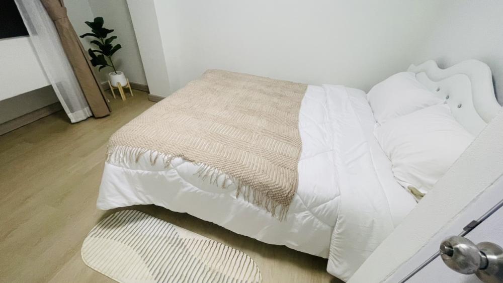 ให้เช่าคอนโดบางนา แบริ่ง ลาซาล : The Parkland Bangna  Minimal  Style 38 sq.m 🌺ตกแต่งใหม่ เฟอร์นิเจอร์ใหม่ แอร์ใหม่ ❤️เจ้าของใจดี อยากได้เพื่อนบ้านดีๆ เจราจาต่อรองได้ค่ะ❤️