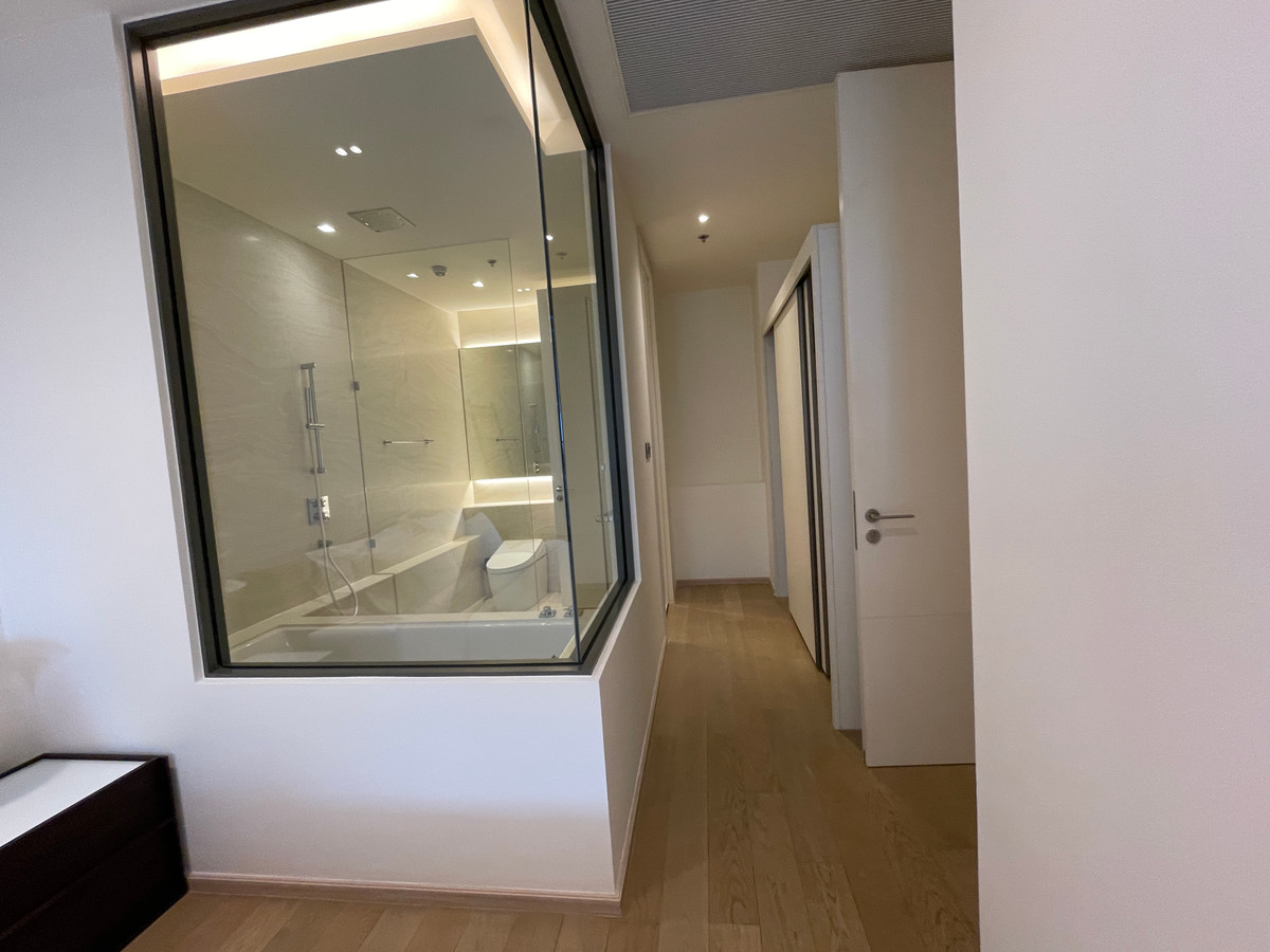 ขายคอนโดสุขุมวิท อโศก ทองหล่อ : [RARE UNIT] The Strand Thonglor – นิยามใหม่ของความหรูหราที่เงียบสงบ | 2 นอน ชั้นสูง (22) | เพียง 30 ม. จาก BTS ทองหล่อ