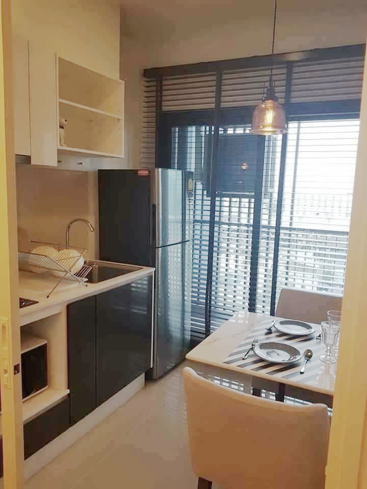 ขายคอนโดพระราม 9 เพชรบุรีตัดใหม่ RCA : S-TTS108 เดอะทรี สุขุมวิท71 พื้นที่ 26ตรม. ชั้น12A แต่งครบ 2.9 ล้าน 064-959-8900