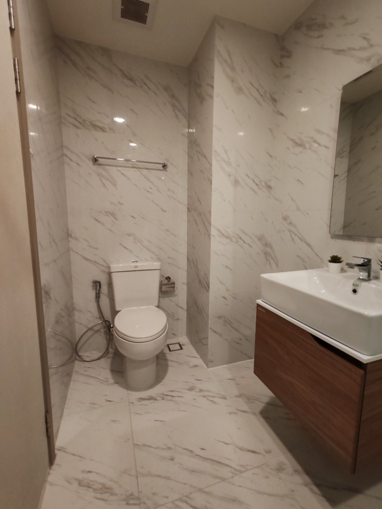 ขายคอนโดบางนา แบริ่ง ลาซาล : ✨ New Model✨ 1bedroom แต่งครบ เพียง 2.89 MB ได้ทุกอย่างตามที่เห็น ✅พร้อมโปรโมชั่นฟรีค่าใช้จ่ายวันโอน