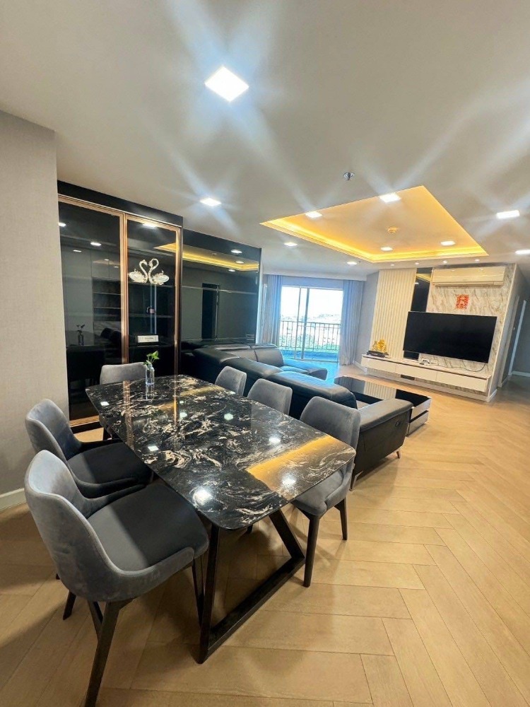 For RentCondoRama9, Petchburi, RCA : Belle grand rama 9 3 bedroom Build in Design fully furnished Condo Rama9 for rent