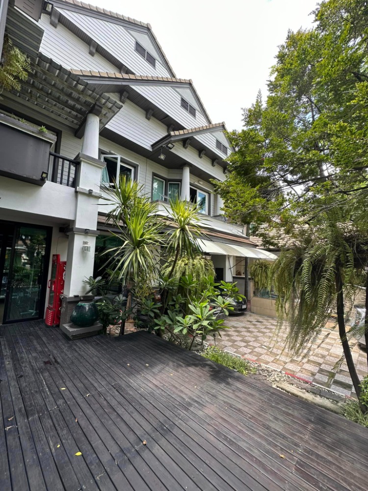 ขายบ้านพัฒนาการ ศรีนครินทร์ : บ้านเดี่ยว หมู่บ้าน พัฒนาการ / 5 ห้องนอน (ขาย), Pattanakarn Village / Detached House 5 Bedrooms (FOR SALE) PALM715