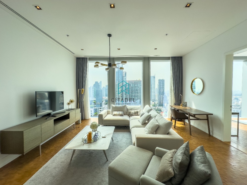 ให้เช่าคอนโดสาทร นราธิวาส : Luxury 2 Beds Unit for Rent!
