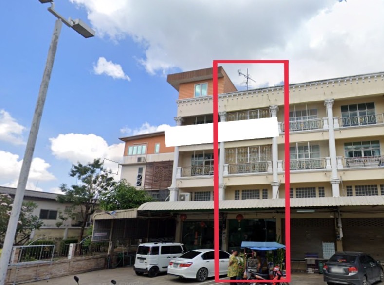 For SaleShop HousePathum Thani,Rangsit, Thammasat : Commercial building, good location Near the BTS Khu Khot station.